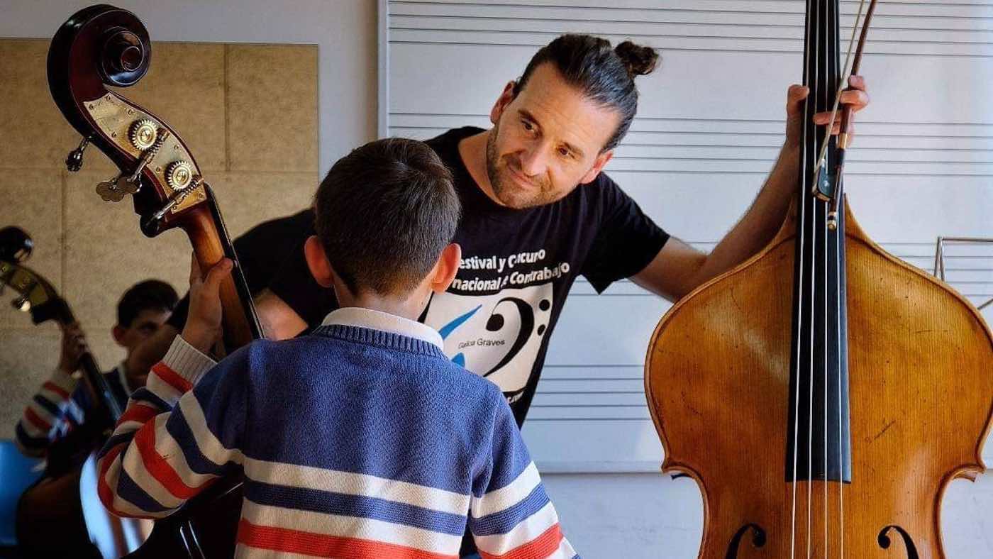 How I teach double bass to beginners